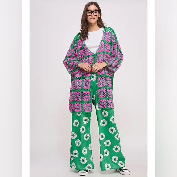 NWT SPACE TRAVELER ALIEN PRINT SATIN STRAIGHT LEG PANT, VARIOUS SIZES - Picture 4 of 9